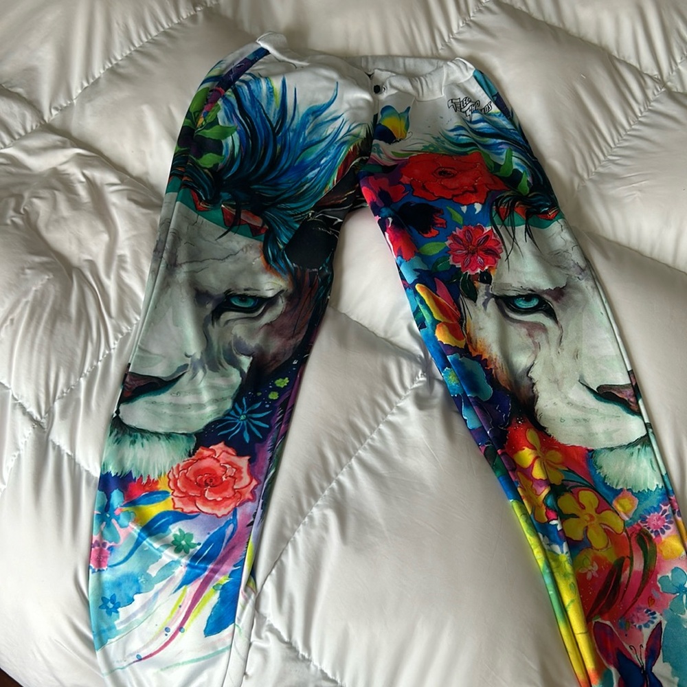 Electrothreads lion pants size medium